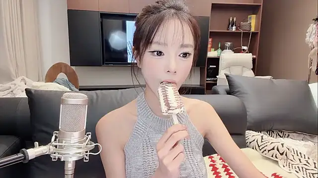 Butterbear online show from 12.21.25