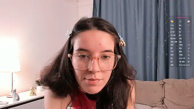 ShelaMailo online show from 11.25.25