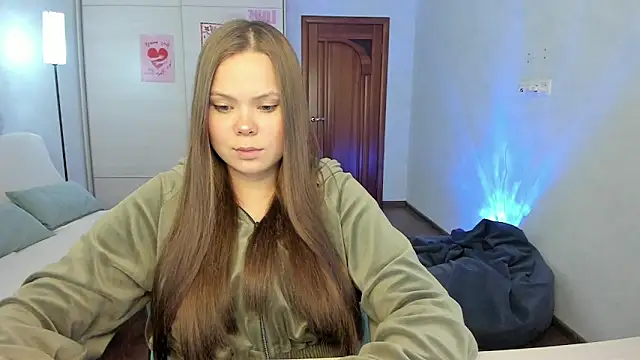 Kira love 81 online show from 04.09.26