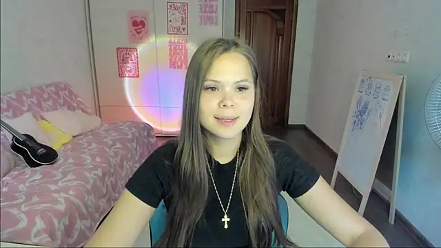 Snapshot of Kira_love_81 chatting on 07.30.26 Kira love 81 online show from 07.30.26