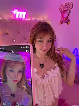 Snapshot of Teenjenn_ chatting on 12.03.25 Teenjenn online show from 12.03.25