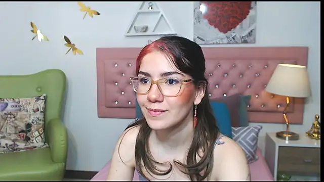 AriLumi online show from 11.20.25