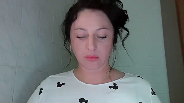 Snapshot of MelinaAx chatting on 06.14.26 MelinaAx online show from 06.14.26
