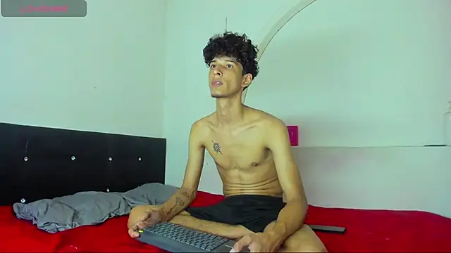 kaiborman00 online show from 04.10.26