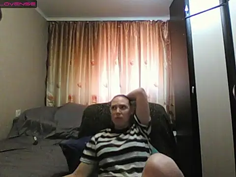 JenniDeep online show from 04.14.26