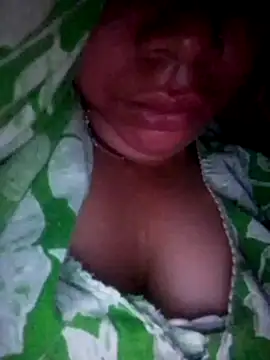 Snapshot of isha_sharma2002 chatting on 11.17.25 isha sharma2002 online show from 11.17.25