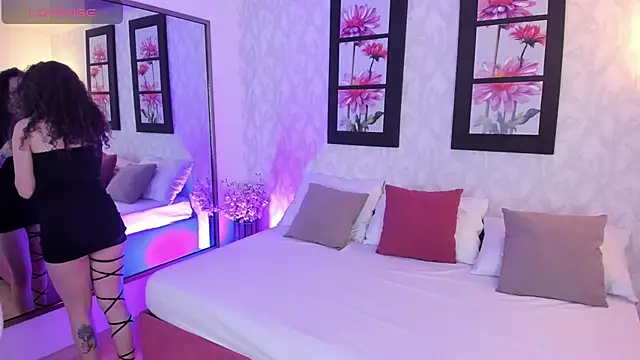 Snapshot of Martina_077 chatting on 11.27.25 Martina 077 online show from 11.27.25