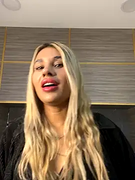 Snapshot of Amber-Blake chatting on 11.21.25 Amber-Blake online show from 11.21.25