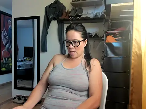 Snapshot of caroline_47 chatting on 05.22.26 caroline 47 online show from 05.22.26