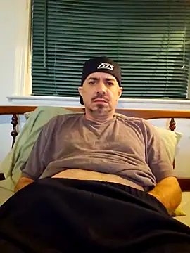 Snapshot of wilburydeznutz chatting on 11.14.25 wilburydeznutz online show from 11.14.25