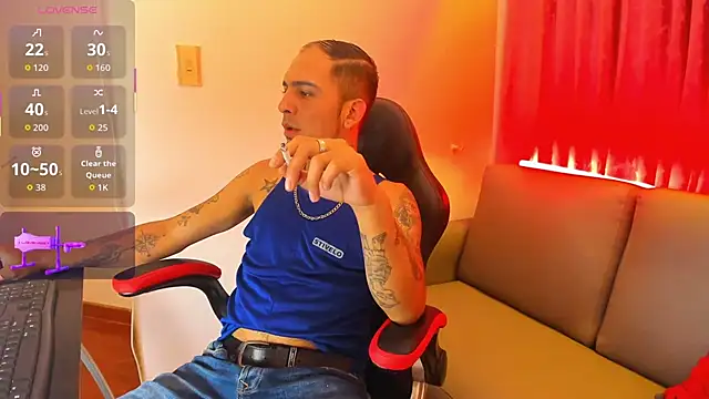 Snapshot of Zotum_black chatting on 11.18.25 Zotum black online show from 11.18.25