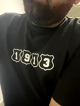 julianlondo111 online show from 12.23.25