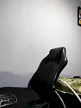 Snapshot of Jonny151987 chatting on 04.14.26 Jonny151987 online show from 04.14.26