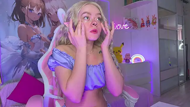 CheekySashaCharm online show from 04.04.26