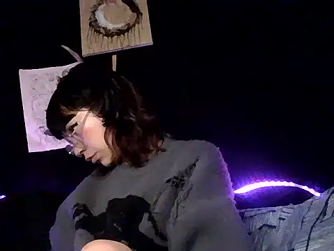 Snapshot of Lily_Sex chatting on 12.17.25 Lily Sex online show from 12.17.25