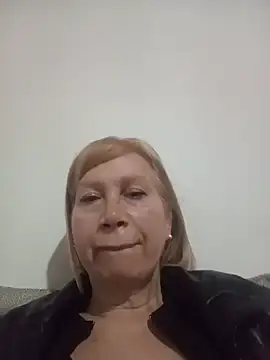Snapshot of SexyMilf1211 chatting on 05.19.26 SexyMilf1211 online show from 05.19.26