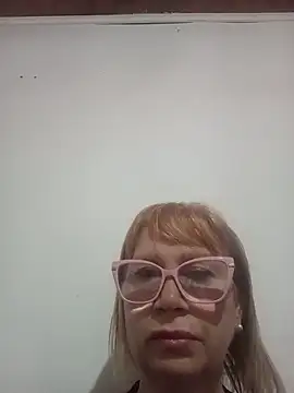 Snapshot of SexyMilf1211 chatting on 05.20.26 SexyMilf1211 online show from 05.20.26