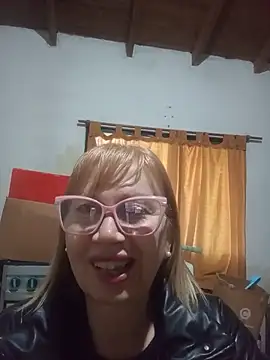 Snapshot of SexyMilf1211 chatting on 05.21.26 SexyMilf1211 online show from 05.21.26