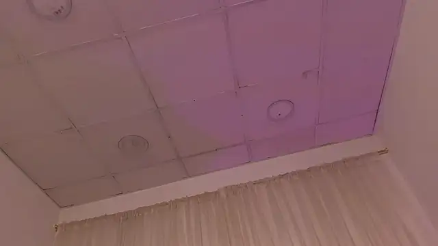 Snapshot of hiddenlust_ chatting on 11.26.25 hiddenlust online show from 11.26.25