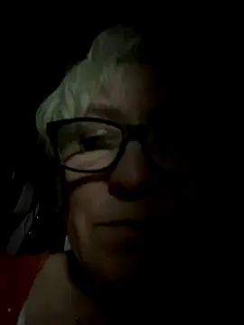 Snapshot of EvaaaSky chatting on 11.13.25 EvaaaSky online show from 11.13.25