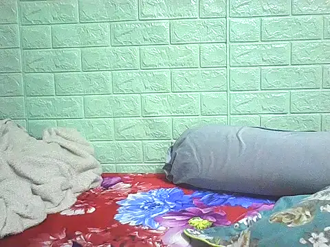 Snapshot of hvc1007 chatting on 12.01.25 hvc1007 online show from 12.01.25