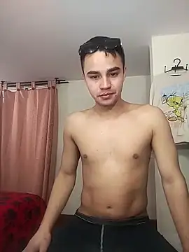 Snapshot of ElProhibido_ chatting on 11.15.25 ElProhibido online show from 11.15.25