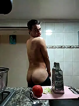 Snapshot of ElProhibido_ chatting on 11.18.25 ElProhibido online show from 11.18.25