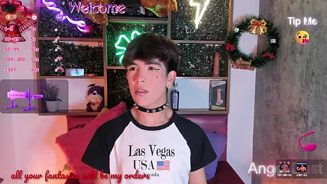 Snapshot of Angeldust19 chatting on 12.20.25 Angeldust19 online show from 12.20.25