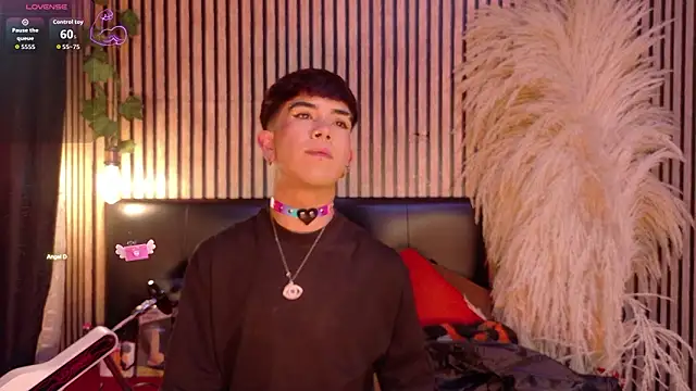 Snapshot of Angeldust19 chatting on 02.07.26 Angeldust19 online show from 02.07.26