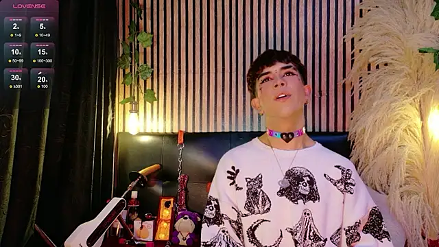 Snapshot of Angeldust19 chatting on 02.13.26 Angeldust19 online show from 02.13.26