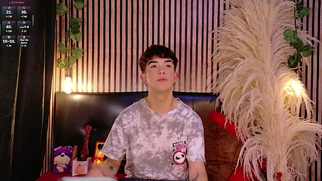 Snapshot of Angeldust19 chatting on 02.14.26 Angeldust19 online show from 02.14.26