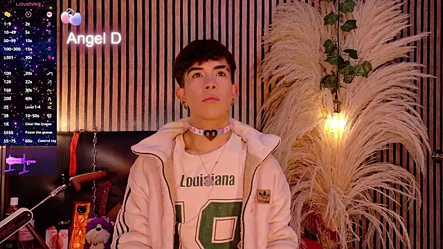 Snapshot of Angeldust19 chatting on 02.17.26 Angeldust19 online show from 02.17.26