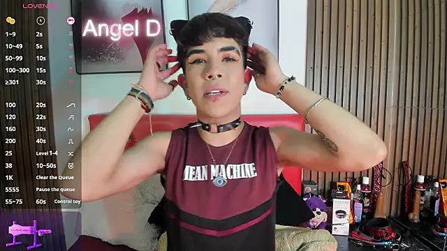 Snapshot of Angeldust19 chatting on 02.25.26 Angeldust19 online show from 02.25.26