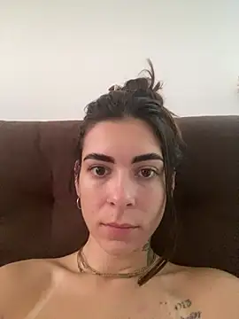 Snapshot of fer-nanda chatting on 02.14.26 fer-nanda online show from 02.14.26