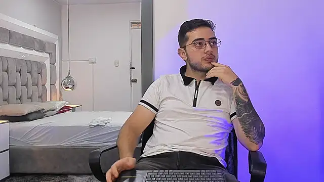 Ethan Greys online show from 12.21.25