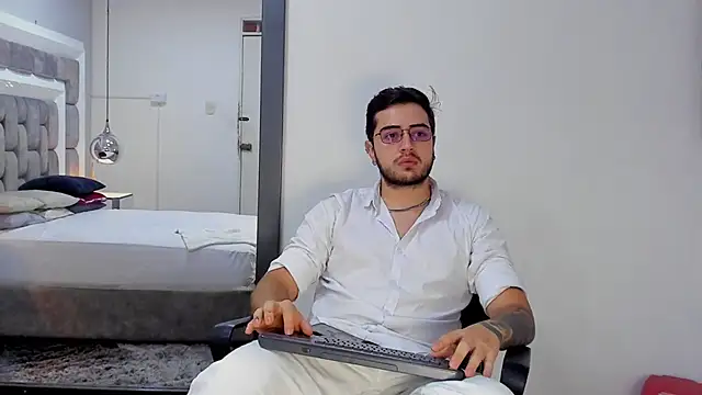 Ethan Greys online show from 01.11.26