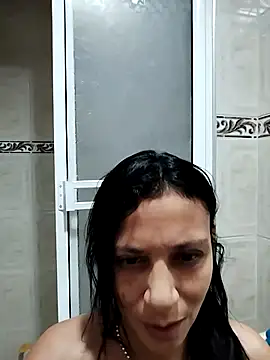 Snapshot of Queen_evaluna chatting on 11.26.25 Queen evaluna online show from 11.26.25