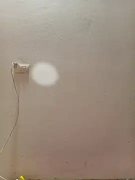 Snapshot of sara-xx chatting on 12.15.25 sara-xx online show from 12.15.25