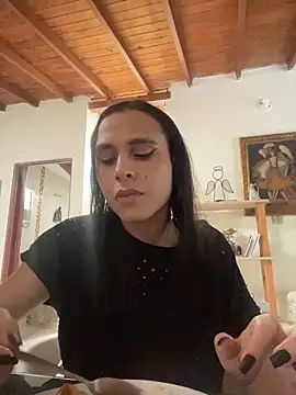 Isabella Hillss online show from 12.01.25