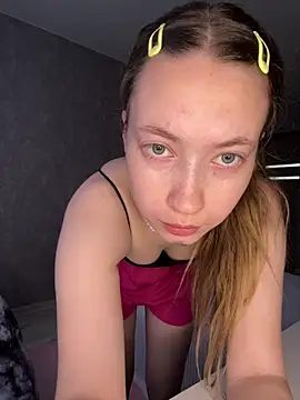 Holy Poly online show from 04.03.26