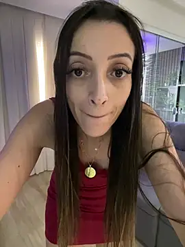 Snapshot of BelleRune chatting on 01.04.25 BelleRune online show from 01.04.25