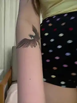 Snapshot of BelleRune chatting on 01.31.25 BelleRune online show from 01.31.25