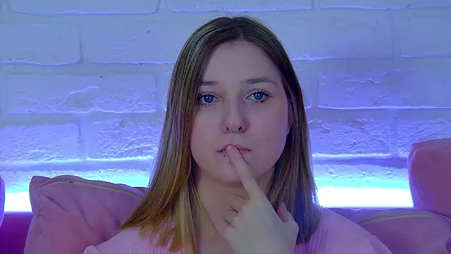 TinnaBurton online show from 03.09.26