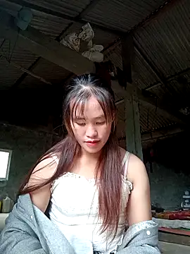 Snapshot of sorry-yeu chatting on 11.17.25 sorry-yeu online show from 11.17.25