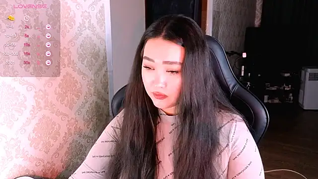 Emma Uilson online show from 04.18.26