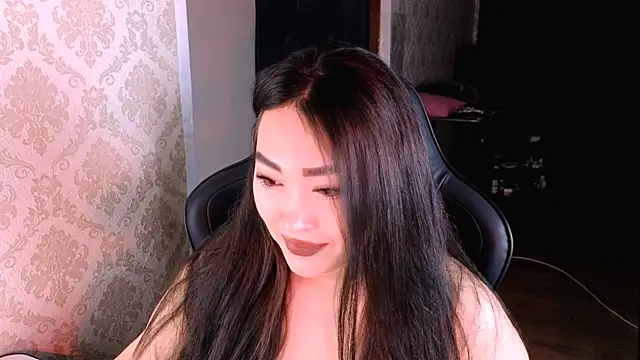 Snapshot of Emma_Uilson chatting on 05.06.26 Emma Uilson online show from 05.06.26