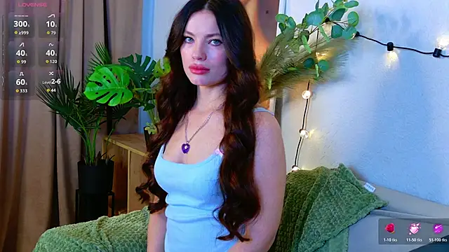 Snapshot of Taylla_Nouell chatting on 12.02.25 Taylla Nouell online show from 12.02.25