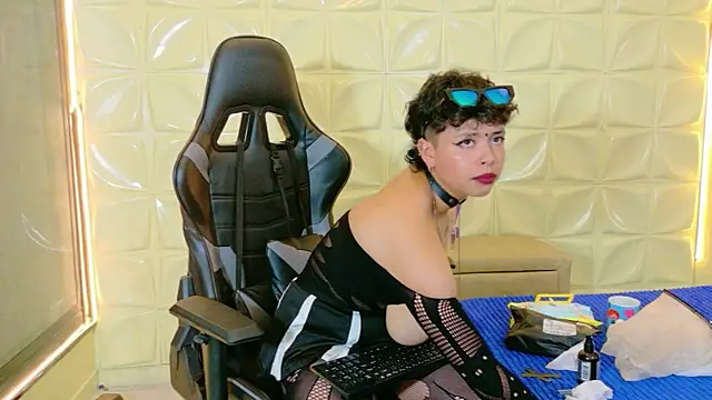 lunabustygirl online show from 03.05.26