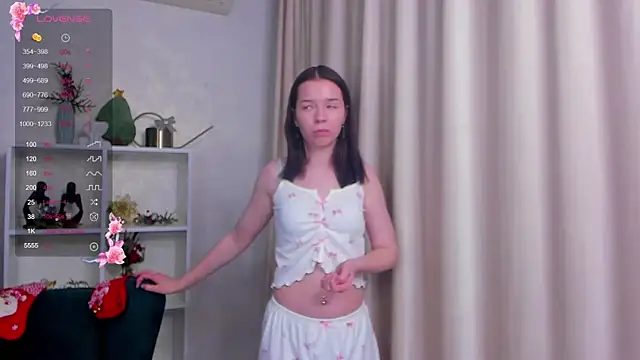 Snapshot of LisaWillsons chatting on 12.17.25 LisaWillsons online show from 12.17.25