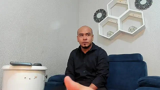 Snapshot of Malachi_Marx chatting on 11.17.25 Malachi Marx online show from 11.17.25